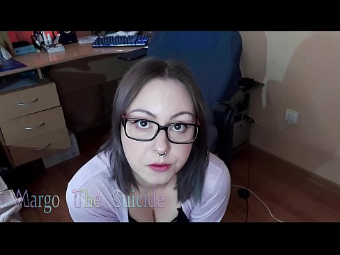 ❤️ Ragazza sexy con gli occhiali succhia il dildo profondamente sulla macchina fotografica ❤ Pornoal it.virtsextor.ru ❌